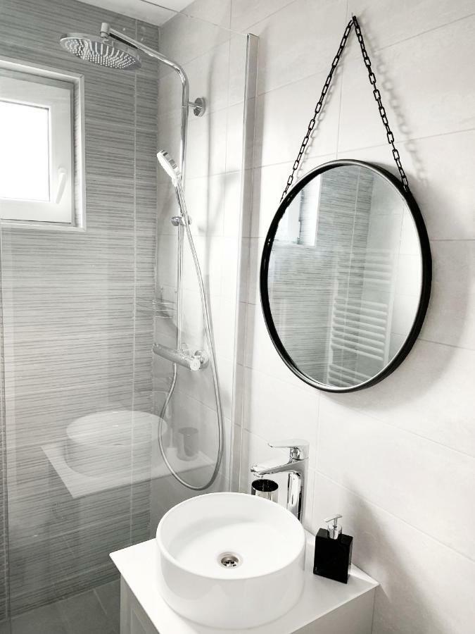 Mhc Quiet Deluxe Suite Near Downtown - Free Parking Braşov Exterior foto
